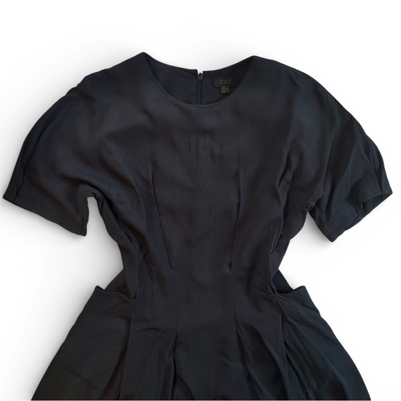 COS Black Crepe Pleated Gathered Fit Flare Short Sleeve Midi Dress Pockets 6 - Picture 2 of 7
